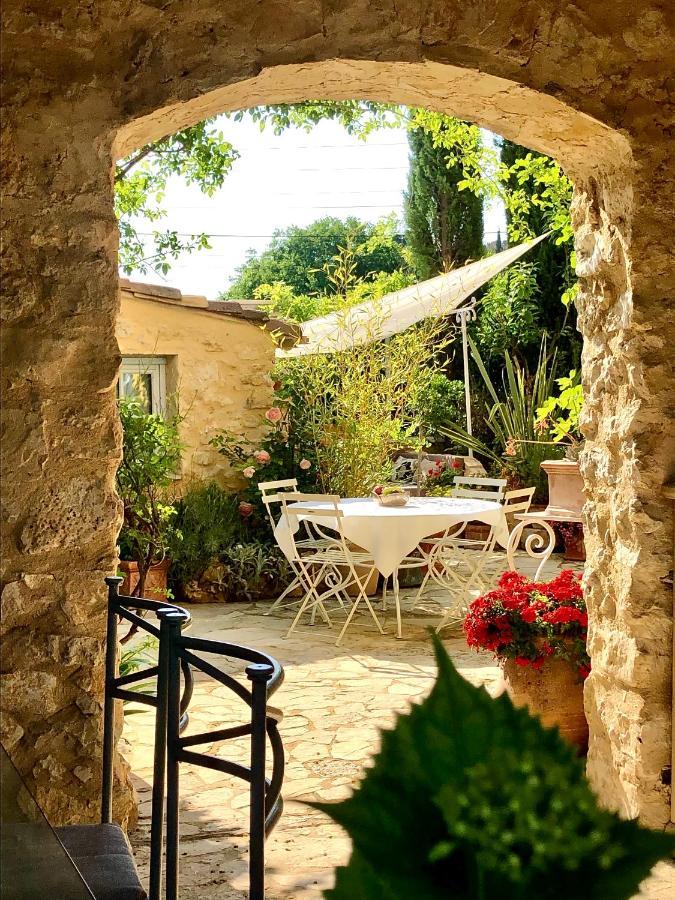 L'Ile Aux Fleurs Villa Ventabren Exterior foto